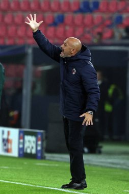 Bologna, İtalya 18.09.2024: Vincenzo Italiano teknik direktörü UEFA Şampiyonlar Ligi 2024-2025, birinci gün, futbol maçı Bologna FC 1909 - Shakhtar Donetsk Renato Dall 'Ara Stadyumu, Eylül 2024.