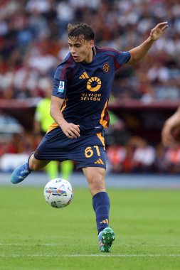 Roma, İtalya 22,09.2024: İtalyan futbolcu Niccolo Pisilli İtalya Futbol Şampiyonası Serie A Enilive 2024-2025 maçında AS Romanlar Udinese Calcio 'ya karşı Roma' daki Stadio Olimpico 'da.