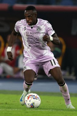 Roma, İtalya 22,09.2024: İtalya Futbol Şampiyonası sırasında Udinese 'li Hassane Kamara Serie A Enilive 2024-2025 Roma-Udinese Calcio maçında Roma' daki Stadio Olimpico 'da AS Romanlar Udinese Calcio' ya karşı.