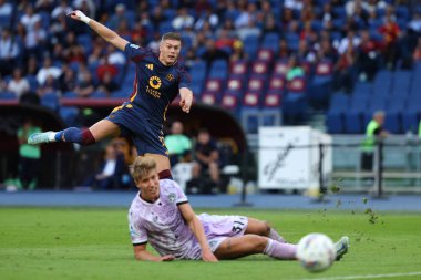 Roma, İtalya 22,09.2024: Roma 'dan Artem Dovbyk golü attı ve İtalya futbol şampiyonası Serie A Enilive 2024-2025 maçında Roma' daki Stadio Olimpico 'da AS Roma-Udinese Calcio maçında takımla birlikte kutladı..