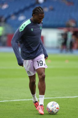 Roma, İtalya 22,09.2024: Udinese 'li Kingsley Ehizibue İtalya futbol şampiyonası öncesinde oynanan ısınma karşılaşmasında Serie A Enilive 2024-2025 Roma-Udinese Calcio' ya karşı Roma 'daki Stadio Olimpico' da oynanan karşılaşma.