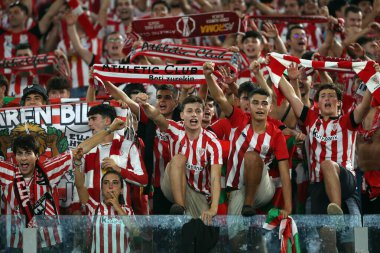 Roma, İtalya 26.9.2024: UEFA Avrupa Ligi 2024-2025 1. gününde Atletizm Kulübü Bilbao 'nun taraftarları, Roma' daki Olimpiyat Stadyumu 'nda AS Romanlar ve Athletic Club Bilbao arasında oynanan futbol karşılaşması sırasında kürsüde..