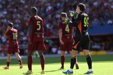 Roma, İtalya 29.09.2024: Roma 'nın Hayal kırıklığı Mil Stili, İtalya futbol şampiyonası Serie A Enilive 2024-2025 karşılaşmasında Roma' nın Evan Ndicka ile Roma 'nın Stadio Olimpico kentinde 29 Eylül 2024 tarihinde AS Roma-Venezia karşılaşması.
