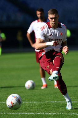 Roma, İtalya 29.09.2024: İtalyan futbol şampiyonası Serie A Enilive 2024-2025 karşılaşmasından önce Roma 'dan Artem Dovbyk 29 Eylül 2024' te Roma 'daki Stadio Olimpico' da AS Roman-Venezia FC karşılaşmasında ısındı..