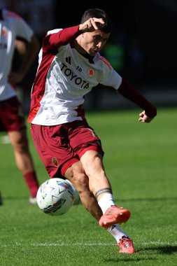 Roma, İtalya 29.09.2024: İtalyan futbol şampiyonası Serie A Enilive 2024-2025 karşılaşmasından önce Roma 'nın Matias Soul' u 29 Eylül 2024 'te Roma' daki Stadio Olimpico 'da AS Roman-Venezia FC karşılaşmasında ısındı..