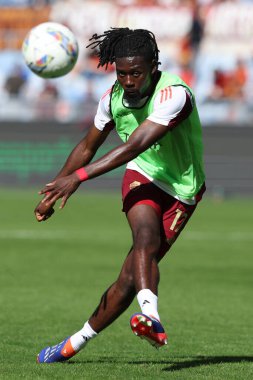 Roma, İtalya 29.09.2024: İtalyan futbol şampiyonası Serie A Enilive 2024-2025 karşılaşması öncesinde Roma 'dan Manu Kone, 29 Eylül 2024' te Roma 'daki Stadio Olimpico' da AS Roman-Venezia FC maçına çıktı..