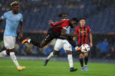 Roma, İtalya 03.10.2024: Jeremie Boga Uefa Avrupa Ligi 2024-2025, 2. gün, SS Lazio ve Ogc Nice arasında Roma Olimpiyat Stadyumu 'nda oynanan futbol karşılaşmasında golü attı ve takımla birlikte kutladı..