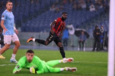 Roma, İtalya 03.10.2024: Jeremie Boga Uefa Avrupa Ligi 2024-2025, 2. gün, SS Lazio ve Ogc Nice arasında Roma Olimpiyat Stadyumu 'nda oynanan futbol karşılaşmasında golü attı ve takımla birlikte kutladı..