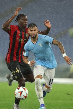 Roma, İtalya 03.10.2024: Uefa Avrupa Ligi 2024-2025 gününde Nice 'li Moise Bombito, Lazio Taty Castellanos, Roma' daki Olimpiyat Stadyumu 'nda SS Lazio' ya karşı Ogc Nice arasındaki futbol karşılaşması.
