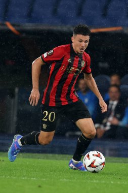 Roma, İtalya 03.10.2024: Uefa Avrupa Ligi 2024-2025, 2. gün, Roma Olimpiyat Stadyumu 'nda SS Lazio ve Ogc Nice arasında oynanan futbol karşılaşması sırasında Nice' li Tom Louchet.