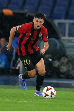 Roma, İtalya 03.10.2024: Uefa Avrupa Ligi 2024-2025, 2. gün, Roma Olimpiyat Stadyumu 'nda SS Lazio ve Ogc Nice arasında oynanan futbol karşılaşması sırasında Nice' li Tom Louchet.
