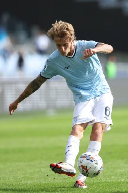 Roma, İtalya 6.10.2024: İtalyan futbolcu Nicolo Rovella İtalya futbol şampiyonası sırasında Serie A Enilive 2024-2025 karşılaşmasında SS Lazio Empoli FC 'ye karşı 6 Ekim 2024' te Roma 'daki Stadio Olimpico' da oynanan karşılaşma..