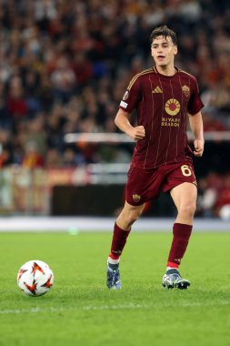 Roma, İtalya 24.10.2024: Uefa Avrupa Ligi 2024-2025, 3. gün, Roma 'daki Olimpiyat Stadyumu' nda AS Roman ve Dinamo Kiev arasında oynanan futbol karşılaşması sırasında Romanlardan Niccolo Pisilli.
