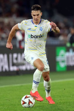 Roma, İtalya 24.10.2024: Uefa Avrupa Ligi 2024-2025 'te Dinamo Kiev' den Oleksandr Tymchyk, Roma 'daki Olimpiyat Stadyumu' nda AS Roma ve Dinamo Kiev arasındaki futbol karşılaşması.