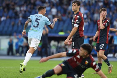 Roma, İtalya 27.10.2024: Lazio 'lu Matias Vecino, İtalya futbol şampiyonası Serie A Enilive 2024-2025 karşılaşmasında golü attı ve 27 Ekim 2024' te Roma 'daki Stadio Olimpico' da SS Lazio 'ya karşı Cenova FC karşılaşmasını takımla birlikte kutladı..