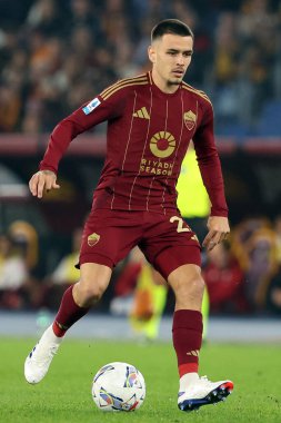 Roma, İtalya 31.10.2024: İtalya futbol şampiyonluğu sırasında Roma 'dan Enzo Le Fee Serie A Enilive 2024-2025 maçında AS Romanlar Torino Fc ile 31 Ekim 2024' te Roma 'daki Stadio Olimpico' da karşılaştı..