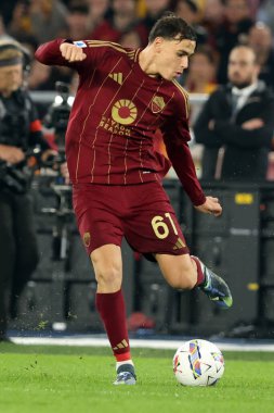 Roma, İtalya 31.10.2024: İtalya futbol şampiyonluğu sırasında Romanyalı Niccolo Pisilli Serie A Enilive 2024-2025 maçında AS Romanlar Torino Fc 'ye karşı 31 Ekim 2024' te Roma 'daki Stadio Olimpico' da oynanan karşılaşma.