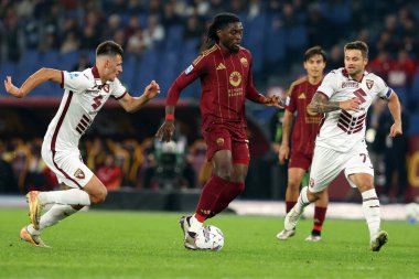 Roma, İtalya 31.10.2024: İtalyan futbol şampiyonası sırasında Roma 'dan Manu Kone (Serie A Enilive 2024-2025), 31 Ekim 2024' te Roma 'daki Stadio Olimpico' da AS Roman-Torino Fc maçına çıktı..