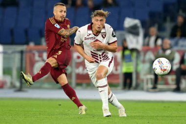 Roma, İtalya 31.10.2024: Roman Angelino, Torino 'lu Mergim Vojvoda İtalya futbol şampiyonasında Serie A Enilive 2024-2025 Roma-Torino Fc maçında 31 Ekim 2024' te Roma 'daki Stadio Olimpico' da AS-Torino Fc karşılaşması.