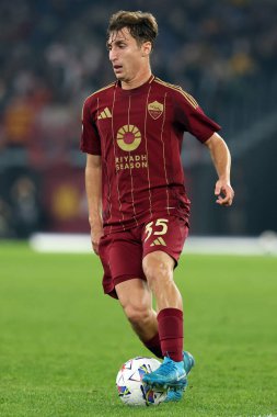 Roma, İtalya 31.10.2024: İtalyan futbol şampiyonluğu sırasında Roma 'dan Tommaso Baldanzi Serie A Enilive 2024-2025 maçında AS Romanlar Torino Fc' ye karşı 31 Ekim 2024 'te Roma' daki Stadio Olimpico 'da oynanan karşılaşma.