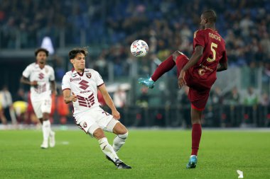 Roma, İtalya 31.10.2024: Torino 'lu Samuele Ricci, İtalya futbol şampiyonası sırasında Roman Evan Ndicka Serie A Enilive 2025 Roma-Torino Fc' ye karşı 31 Ekim 2024 'te Roma' daki Stadio Olimpico 'da oynanan karşılaşma..