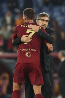Roma, İtalya 31.10.2024: İvan Juriç Roman Teknik Direktörü Lorenzo Pellegrini, 31 Ekim 2024 'te Roma' daki Stadio Olimpico 'da oynanan İtalya futbol şampiyonası Serie A Enilive 2024-2025 maçının galibiyetini kutladı..