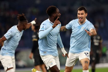Roma, İtalya 4.11.2024: Lazio 'dan Boulaye Dia gol attı ve İtalya futbol şampiyonası Serie A Enilive 2024-2025 karşılaşmasında takımla birlikte kutlama yaptı: SS Lazio - Cagliari Calcio maçı 4 Kasım 2024' te Roma 'da Stadio Olimpico' da yapıldı..