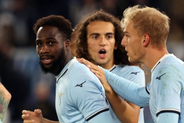 Roma, İtalya 4.11.2024: Lazio 'dan Boulaye Dia gol attı ve İtalya futbol şampiyonası Serie A Enilive 2024-2025 karşılaşmasında takımla birlikte kutlama yaptı: SS Lazio - Cagliari Calcio maçı 4 Kasım 2024' te Roma 'da Stadio Olimpico' da yapıldı..
