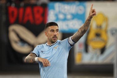 Roma, İtalya 4.11.2024: Lazio 'dan Mattia Zaccagni gol cezası aldı ve İtalya futbol şampiyonası Serie A Enilive 2024-2025 karşılaşmasında takımla birlikte kutladı: SS Lazio - Cagliari Calcio maçı 4 Kasım 2024' te Roma 'da Stadio Olimpico' da.
