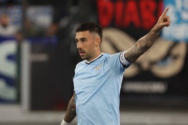 Roma, İtalya 4.11.2024: Lazio 'dan Mattia Zaccagni gol cezası aldı ve İtalya futbol şampiyonası Serie A Enilive 2024-2025 karşılaşmasında takımla birlikte kutladı: SS Lazio - Cagliari Calcio maçı 4 Kasım 2024' te Roma 'da Stadio Olimpico' da.