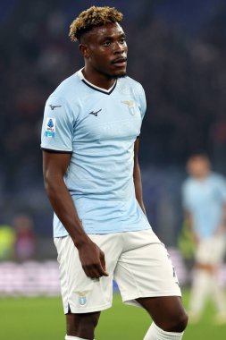Roma, İtalya 4.11.2024: Lazio 'lu Fisayo Dele-Bashiru İtalya Futbol Şampiyonası sırasında Serie A Enilive 2024-2025 karşılaşmasında SS Lazio-Cagliari Calcio ile Roma' daki Stadio Olimpico 'da 4 Kasım 2024 tarihinde oynanan karşılaşma..