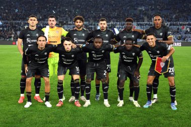 Roma, İtalya 4.11.2024: Cagliari takımı, İtalya futbol şampiyonası Serie A Enilive 2024-2025 karşılaşmasından önce sıralandı: SS Lazio, Cagliari Calcio 'ya karşı 4 Kasım 2024 tarihinde Roma' da Stadio Olimpico 'da oynanan karşılaşma..