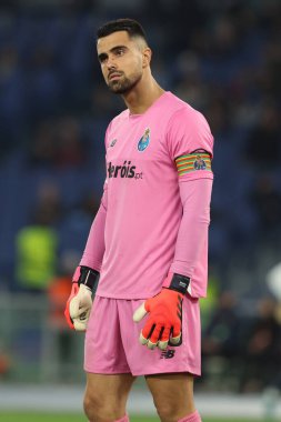 Roma, İtalya 07.11.2024: Uefa Avrupa Ligi 2024-2025, 4. gün boyunca Porto 'lu Diogo Costa, 7 Kasım 2024' te Roma Olimpiyat Stadyumu 'nda SS Lazio ile Fc Porto arasında oynanan futbol karşılaşması..