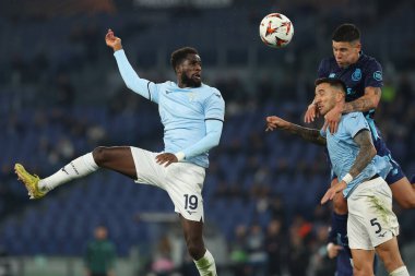 Roma, İtalya 07.11.2024: Lazio 'dan Boulaye Dia, Lazio' dan Matias Vecino Uefa Avrupa Ligi 2024-2025, 4. gün, SS Lazio Fc Porto ile 7 Kasım 2024 'te Roma Olimpiyat Stadyumu' nda oynanan futbol karşılaşması..
