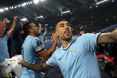 Roma, İtalya 07.11.2024: Lazio 'lu Mattia Zaccagni, Uefa Avrupa Ligi 2024-2025, 4. gün, SS Lazio Fc Porto ile 7 Kasım 2024' de Roma Olimpiyat Stadyumu 'nda oynanan futbol karşılaşmasının zaferini Uefa Avrupa Ligi oyuncularıyla kutladı..