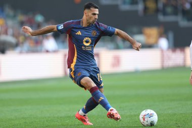 Roma, İtalya 10.11.2024: İtalyan futbol şampiyonası sırasında Zeki Çelik Serie A Enilive 2024-2025 maçında AS Roman-Bologna FC 1909 Roma 'daki Stadio Olimpico' da karşılaşacak..