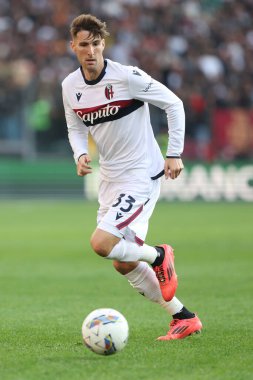 Roma, İtalya 10.11.2024: İtalyan futbol şampiyonu Juan Miranda Serie A Enilive 2024-2025 maçları sırasında Roma 'daki Stadio Olimpico' da AS Roma - Bologna FC 1909.