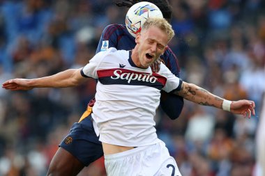 Roma, İtalya 10.11.2024: İtalya Futbol Şampiyonası sırasında Bologna 'dan Emil Holm Serie A Enilive 2024-2025 maçında AS Romanlar Bologna FC 1909 Roma' daki Stadio Olimpico 'da.