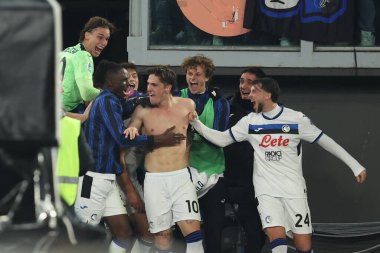 Roma, İtalya 2.12.2024: Atalanta 'dan Nicolo Zaniolo 2 Aralık 2024' te Roma 'daki Stadio Olimpico' da Atalanta Bergamasca Calcio 'ya karşı oynanan İtalya futbol şampiyonası Serie A Enilive 2024-2025 karşılaşmasında golü attı ve takımla birlikte kutladı.