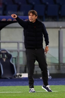 Roma, İtalya 5.12.2024: Antonio Conte İtalya futbol karşılaşması öncesi Napoli teknik direktörü Freccia Rossa Coppa Italia (İtalya Kupası) 2024-2025 SS Lazio SSC Napoli 'ye karşı Roma' daki Olimpiyat stadyumunda.