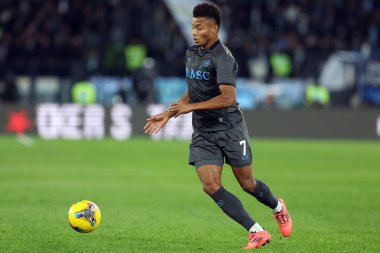 Roma, İtalya 5.12.2024: Napoli 'li David Neres İtalyan futbol karşılaşması Freccia Rossa Coppa Italia (İtalya Kupası) 2024-2025 SS Lazio ile SSC Napoli Roma' daki Olimpiyat Stadyumu 'nda karşılaştı.