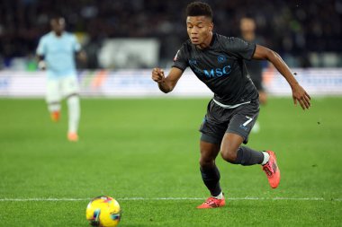 Roma, İtalya 5.12.2024: Napoli 'li David Neres İtalyan futbol karşılaşması Freccia Rossa Coppa Italia (İtalya Kupası) 2024-2025 SS Lazio ile SSC Napoli Roma' daki Olimpiyat Stadyumu 'nda karşılaştı.