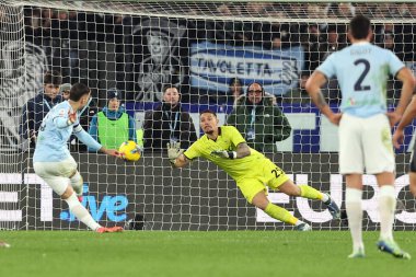 Roma, İtalya 5.12.2024: Elia Caprile İtalya 'nın Freccia Rossa Coppa Italia (İtalya Kupası) 2024-2025 SS Lazio' nun SSC Napoli 'ye karşı Roma Olimpiyat Stadyumu' nda oynadığı maçta golü kurtardı.