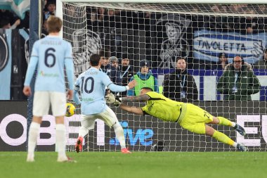 Roma, İtalya 5.12.2024: Elia Caprile İtalya 'nın Freccia Rossa Coppa Italia (İtalya Kupası) 2024-2025 SS Lazio' nun SSC Napoli 'ye karşı Roma Olimpiyat Stadyumu' nda oynadığı maçta golü kurtardı.