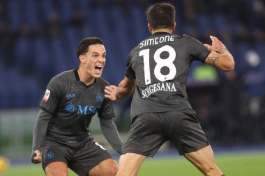 Roma, İtalya 5.12.2024: Napoli 'den Giovanni Simeone golü attı ve İtalya futbol karşılaşması Freccia Rossa Coppa Italia (İtalya Kupası) 2024-2025 SS Lazio Roma' daki Olimpiyat stadyumunda SSC Napoli 'ye karşı.