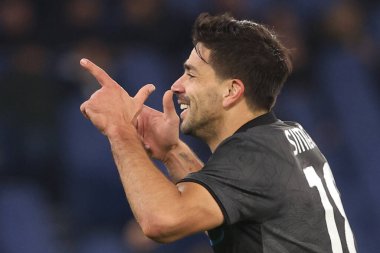 Roma, İtalya 5.12.2024: Napoli 'den Giovanni Simeone golü attı ve İtalya futbol karşılaşması Freccia Rossa Coppa Italia (İtalya Kupası) 2024-2025 SS Lazio Roma' daki Olimpiyat stadyumunda SSC Napoli 'ye karşı.