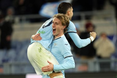 Roma, İtalya 5.12.2024: Lazio 'dan Nicolo Rovella, Lazio' dan Mattia Zaccagni İtalyan futbol karşılaşması Freccia Rossa Coppa Italia (İtalya Kupası) 2024-2025 SS Lazio 'ya karşı Roma' daki Olimpiyat stadyumunda SSC Napoli.