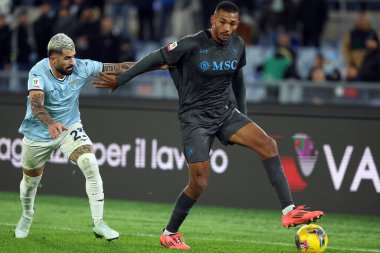 Roma, İtalya 5.12.2024: Lazio 'dan Elseid Hysaj, İtalya' dan Juan Jesus Freccia Rossa Coppa Italia (İtalya Kupası) 2024-2025 SS Lazio Roma 'daki Olimpiyat stadyumunda SSC Napoli' ye karşı.