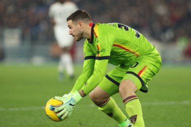 Roma, İtalya 7.12.2024: İtalya Futbol Şampiyonası sırasında Lecce 'den Wladimiro Falcone İtalya' da oynanan Serie A Enilive 2024-2025 maçında AS Romanlar Roma 'daki Stadio Olimpico' da ABD 'li Lecce' ye karşı.