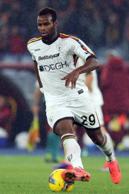 Roma, İtalya 7.12.2024: İtalya futbol şampiyonluğu sırasında Leccen 'li Lassana Coulibaly Serie A Enilive 2024-2025 Roma maçında ABD Lecce ile Roma' daki Stadio Olimpico 'da karşılaştı.